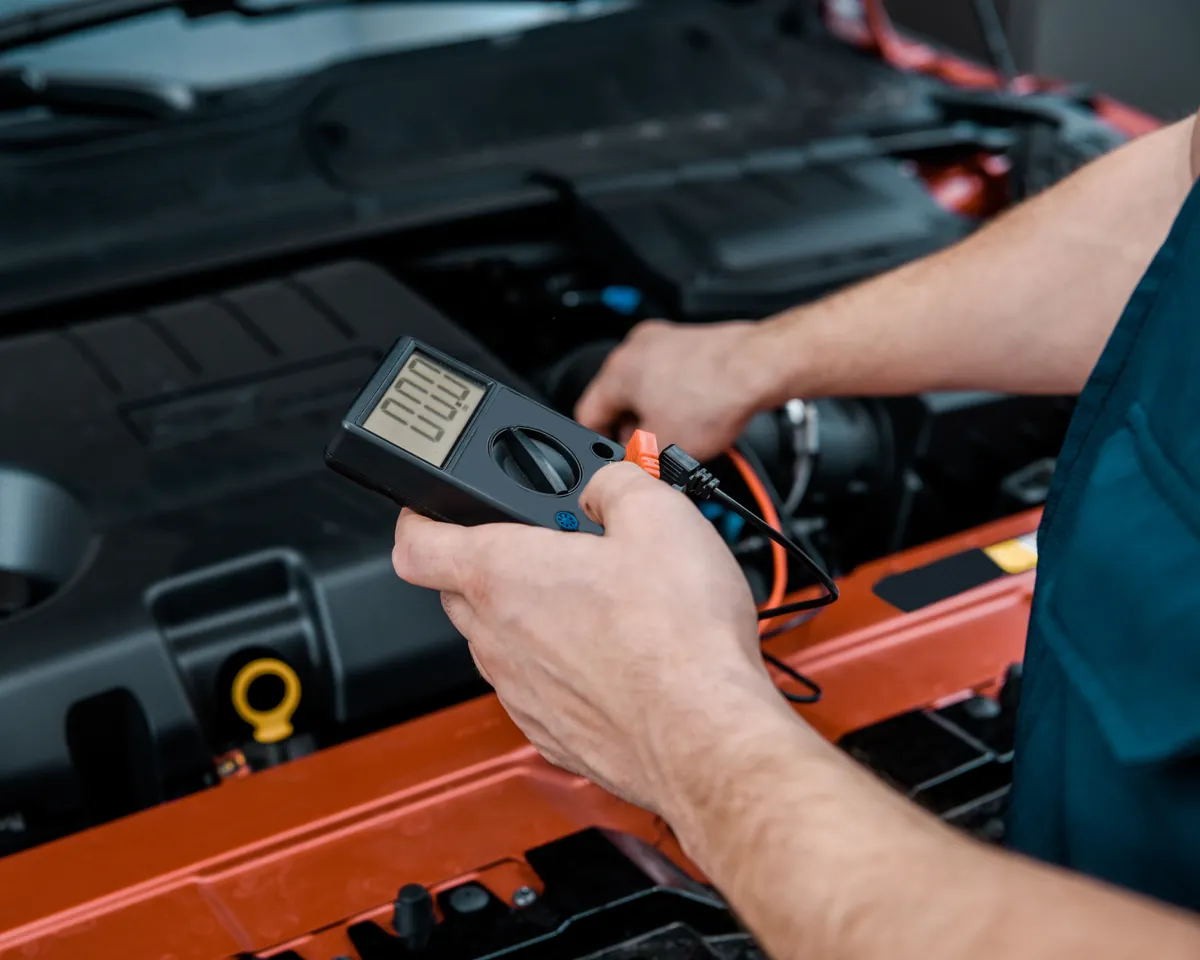 Diagnostika vozila z merilnim instrumentom – pooblaščeni servis za Changan, Dongfeng, Forthing, BAIC, Hongqi, Voyah, Foton in M-HERO